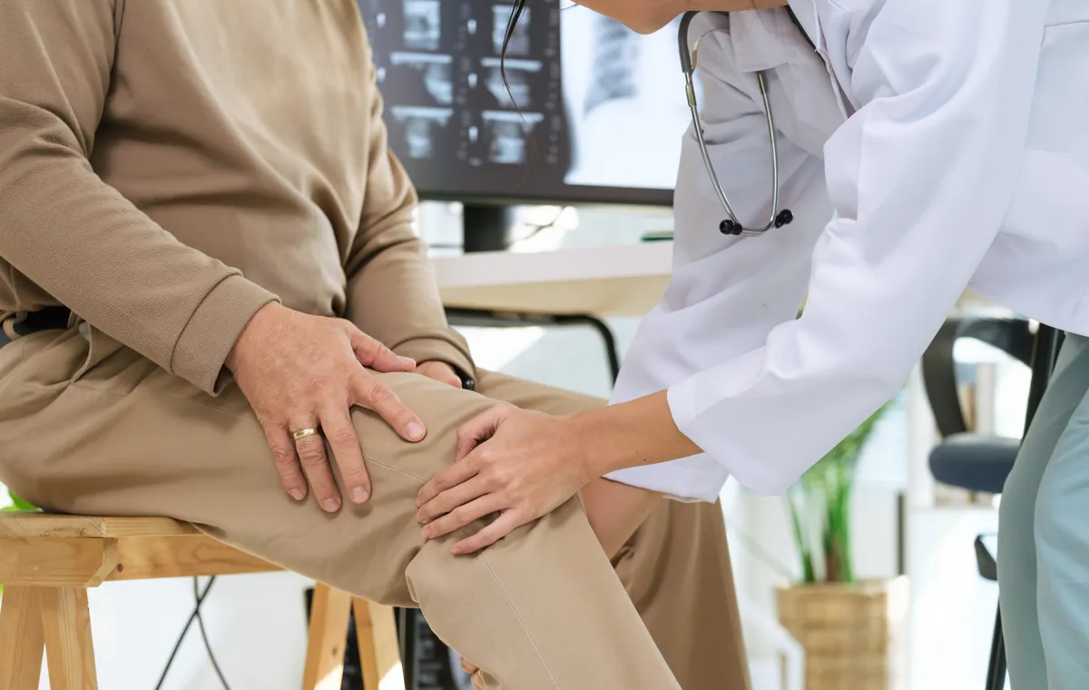 Knee arthroscopy consultation