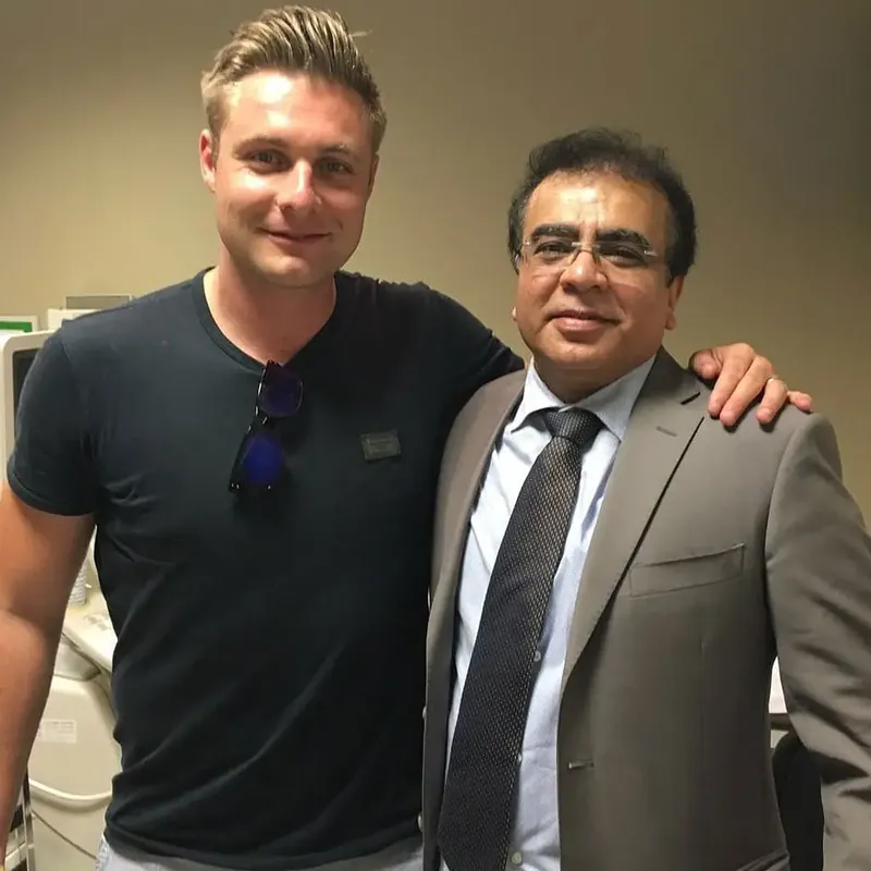 Dr. Ashfaq Konchwalla with elite athlete